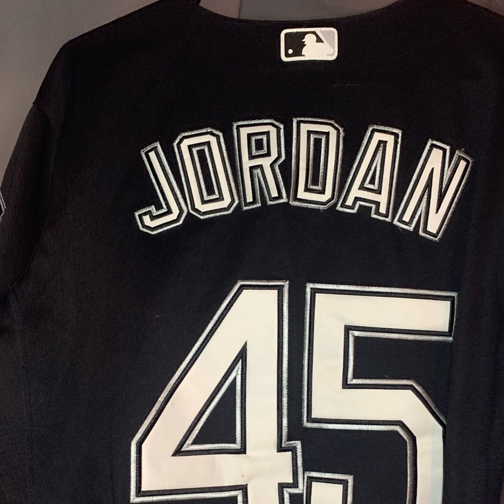 CHICAGO WHITE SOX JERSEY